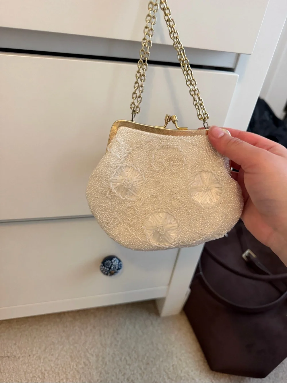 Elegant White Beaded Chain-Handle Evening Bag